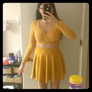 Yellow summer outfit